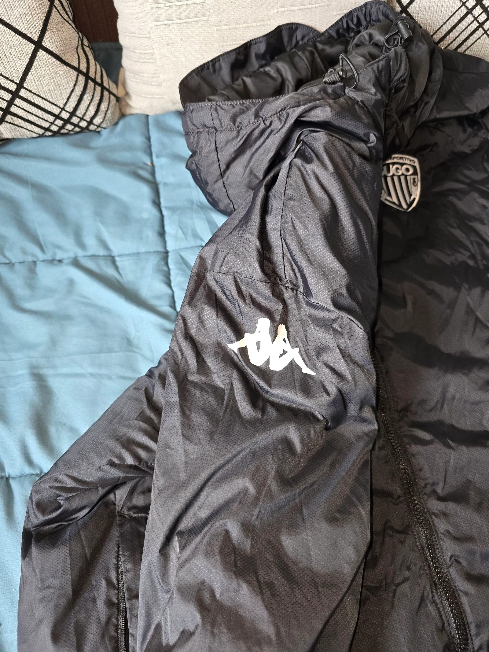 Parka officielle des bancs/staff du CD Lugo, marque Kappa – photo 15